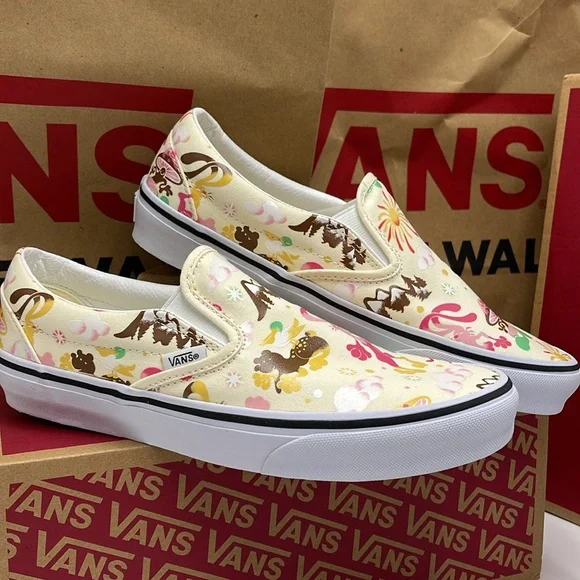 Vans Men’s Classic Slip-On Get Outdoors Classic White
VN000BVZFRL
Sne… - Picture 6 of 16